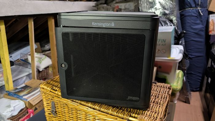 Kensington Charge & Sync