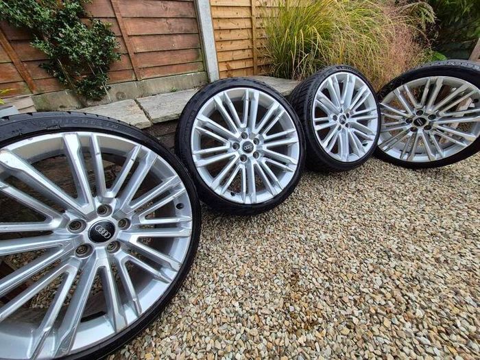 4x 19" Audi alloy wheels