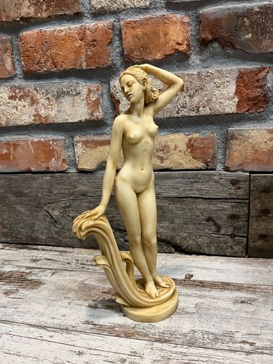 figurine