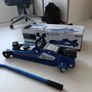 Lowered Hydraulic Professional 2.5T Jack with Rubber - Robustness Image 3