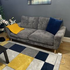 sofa like new 3 + 2 seater