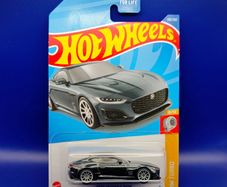Hot Wheels Super Treasure Hunt 2020 Jaguar F-Type, new.