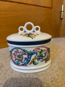 vintage Elizabeth Arden Palais de Versailles porcelain lidded trinket jar