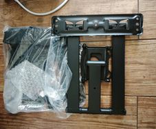 Heavy-Duty Full Motion TV Wall Mount. Excellent Condition!