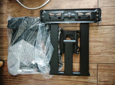 Heavy-Duty Full Motion TV Wall Mount. Excellent Condition!