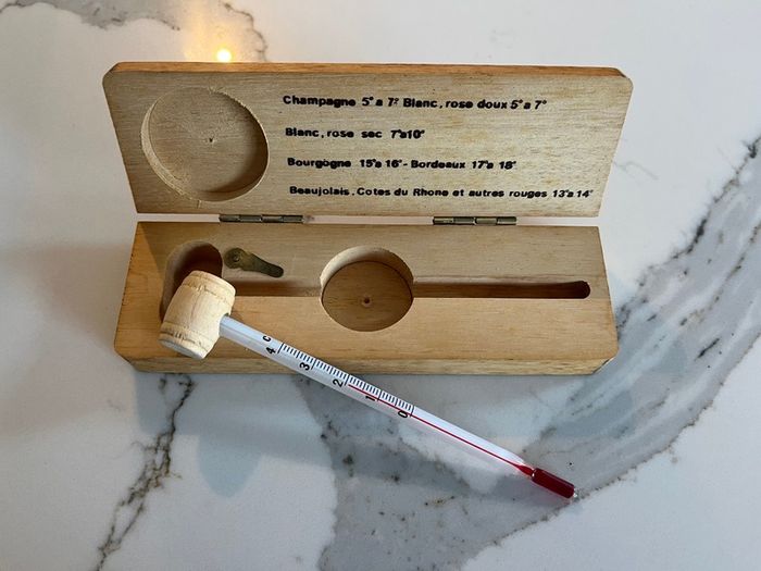 Vintage wine thermomter