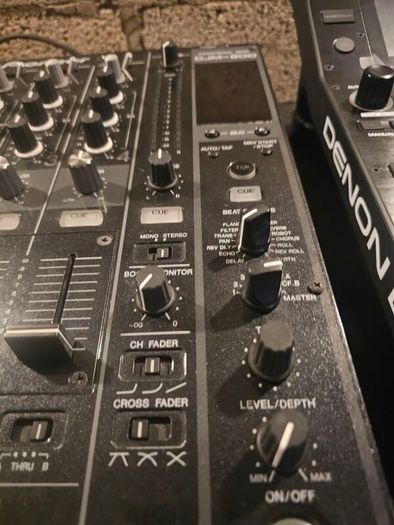 Pioneer DJM 800 (Mint Condition)