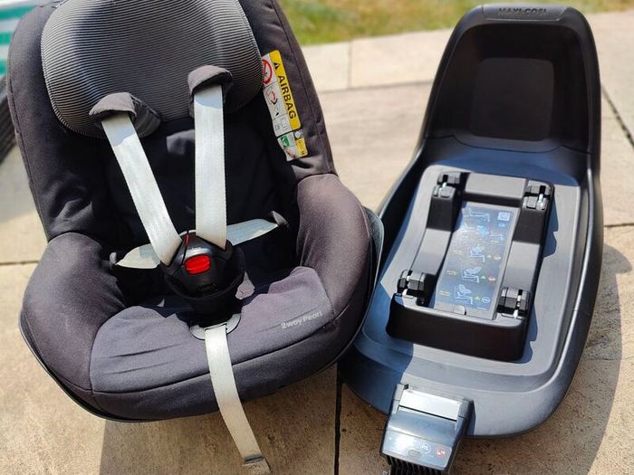 Maxi Cosi Car Seat & Base