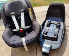 Maxi Cosi Car Seat & Base