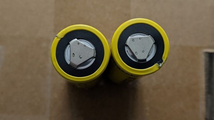 2 x Genuine Nitecore 21700 Li-ion batteries (5000mAh)