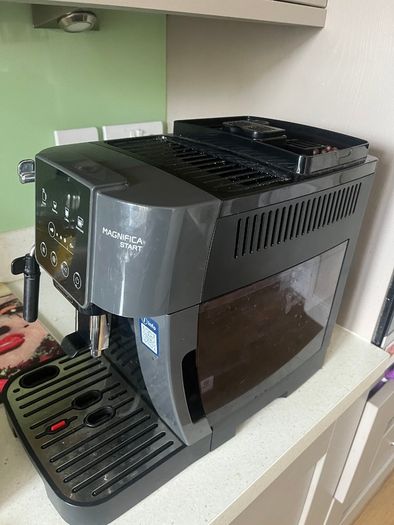 DE LONGHI Magnifica Start Coffee Maker
