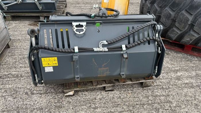 Avant 4 in 1 bucket 1300mm, 170mm  - Unused
