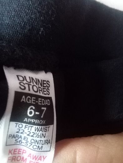 Girls uniform aged 5-6 yes old