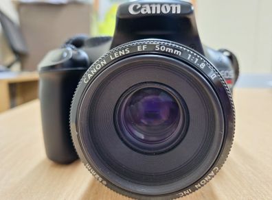 Canon EOS 1100D Rebel T3 DSLR camera - excellent condition - body only