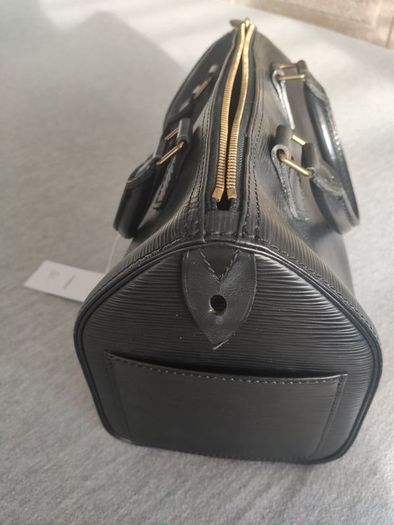 Louis Vuitton Speedy bag