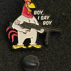 Foghorn leghorn !, pin back badge.