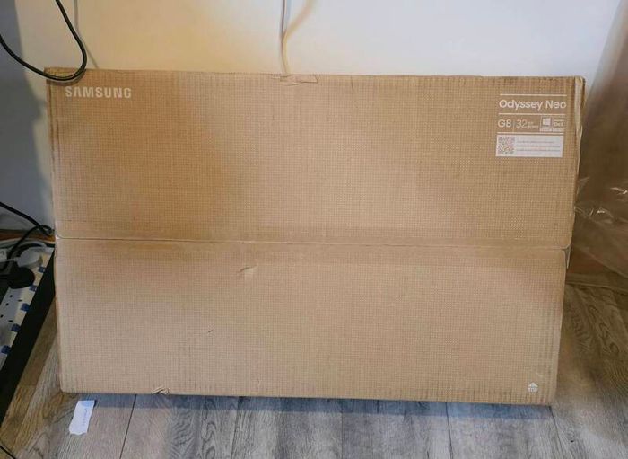 Samsung odyssey 32" Neo G8 4k UHD 240Hz Mini LED Odyssey Gaming Monitor