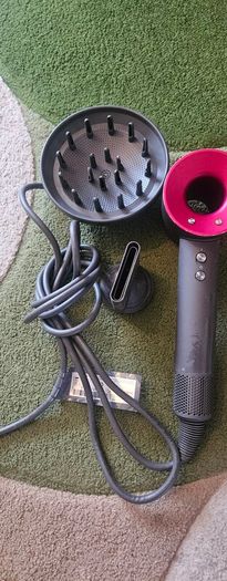 Dyson  supersonic  hairdryer