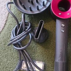 Dyson  supersonic  hairdryer