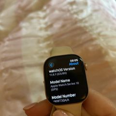 Apple Watch series 10 (see screen pics)