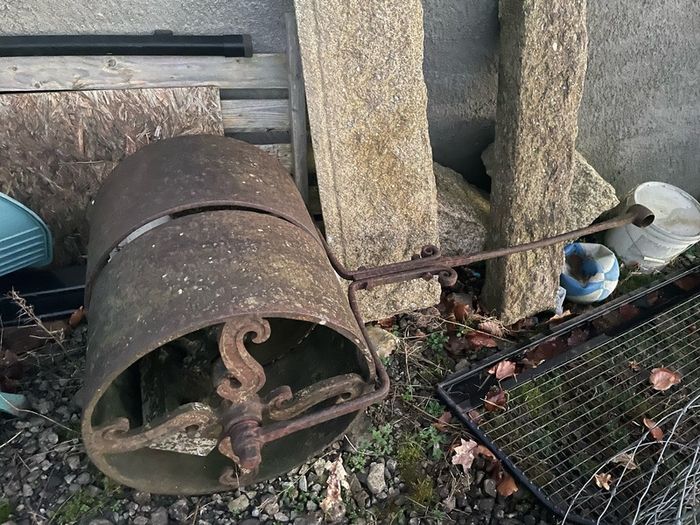 Cast iron antique land roller