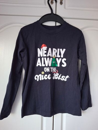 Dunnes Nearly Always on the Nice List lightweight long-sleeved top (6-7 years)
