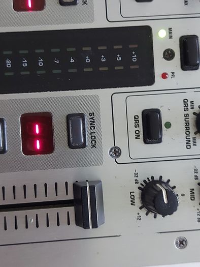 BEHRINGER PRO MIXER Model VMX 200, working great and in excellent condition