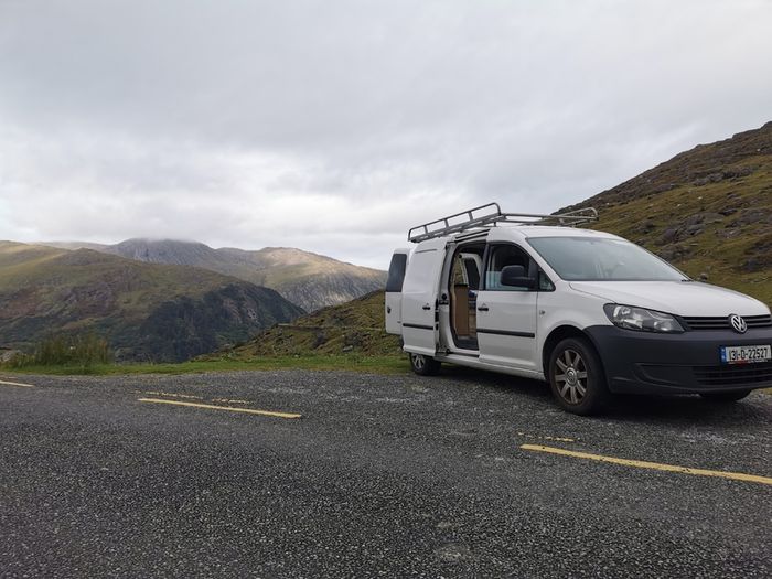 Cosy Volkswagen Caddy Maxi Camper