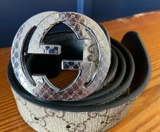 Belt. New. Unwanted gift. Made in Italy
