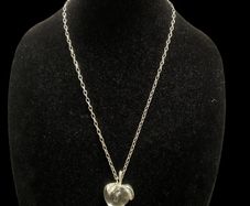 Nina ricci necklace