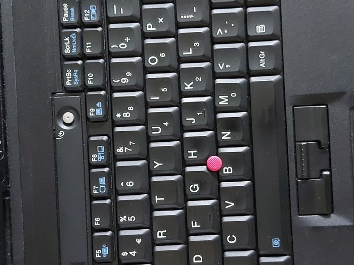 Lenovo T60p IBM Thinkpad, in excellent cosmetic condition, Battery is Good but states Error with Date & Time, and displays Lock Sign