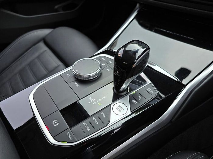 BMW 330e Sport Pro