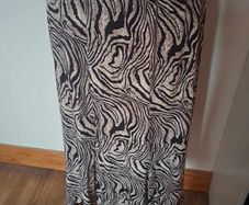 Maxim calf length skirt size UK18 EU46 Postage included