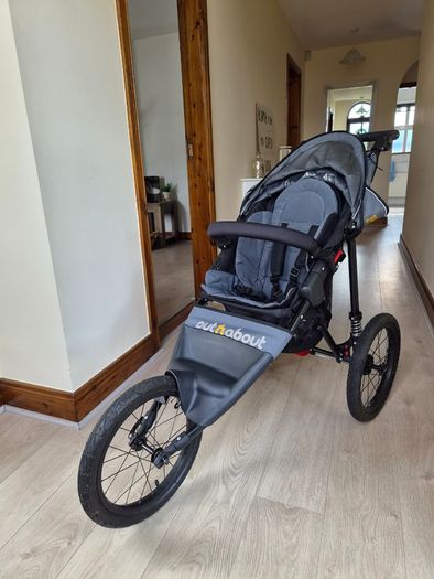 Out n about Nipper Sport V4