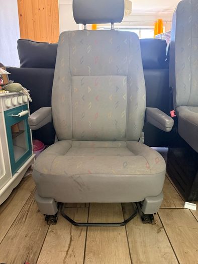 VW Transporter front seats