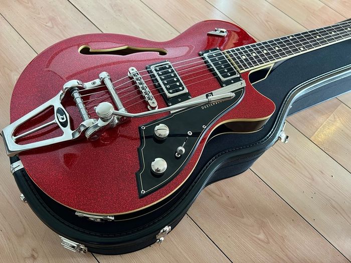 Duesenberg Starplayer TV red sparkle