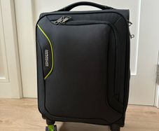 American Tourister lightweight & expandable carry-on suitcase