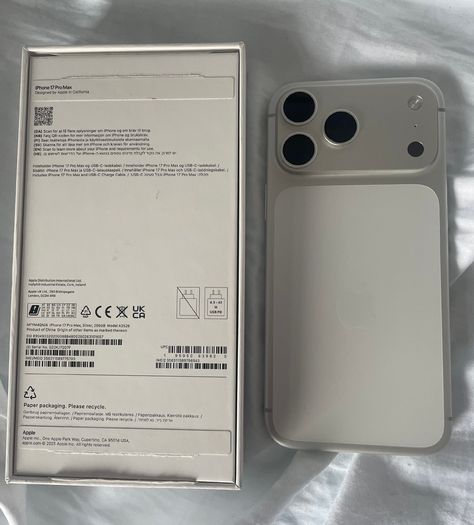 SIM Free iPhone 17 Pro Max 5G 256GB AI Phone - Silver