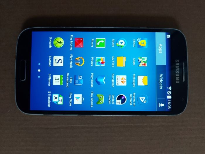 Samsung Galaxy S4, Model GT-19406, 16GB, working great and in excellent condition