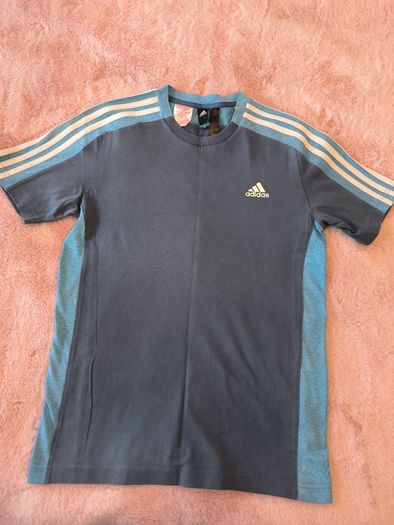 Adidas T-shirt