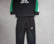 boy's Adidas tracksuit .Age 5/6