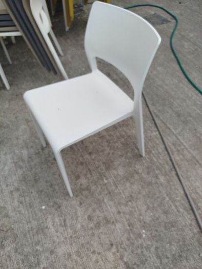 arper Juno 02 dining chairs