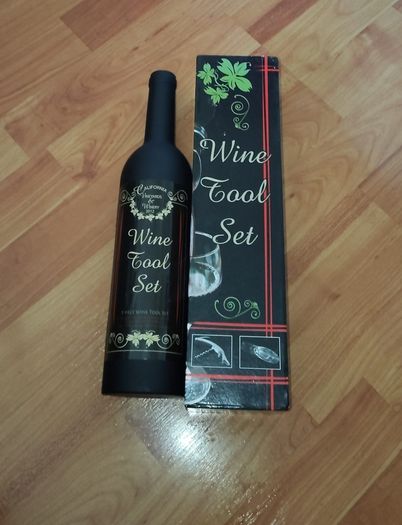 Wine tool set