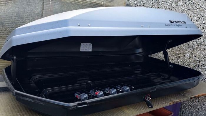 Car roof box 470L and roof bars (rental)