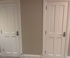 Description 2x  Internal doors hinges and handles  White  26 inches