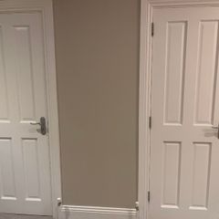 Description 2x  Internal doors hinges and handles  White  26 inches