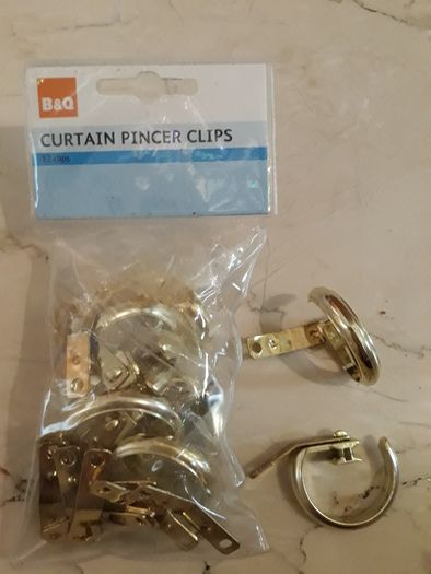 Curtain pincer clips