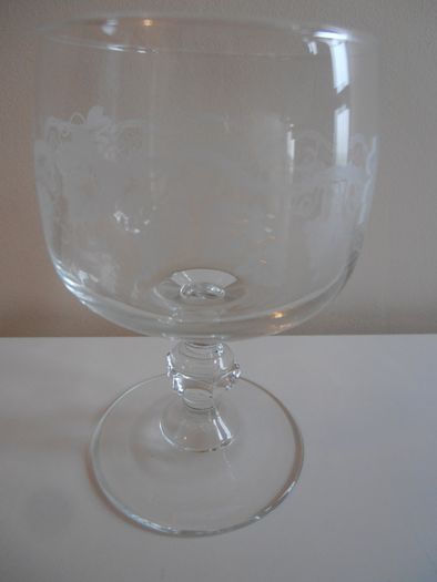 vintage etched Grapevine sherry or cordial glasses