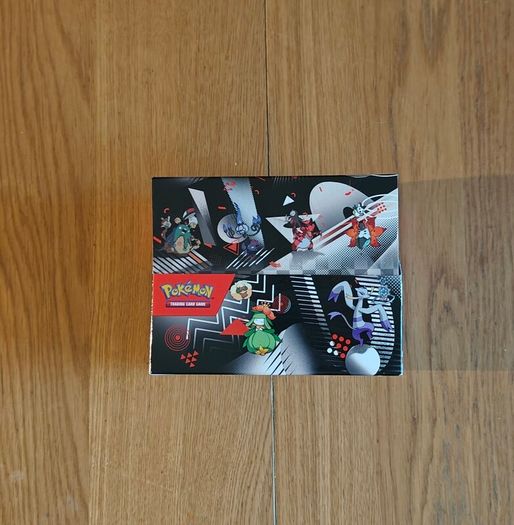 Pokemon Black Bolt & White Flare Mini Tin Display