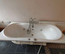 jacuzzi bath